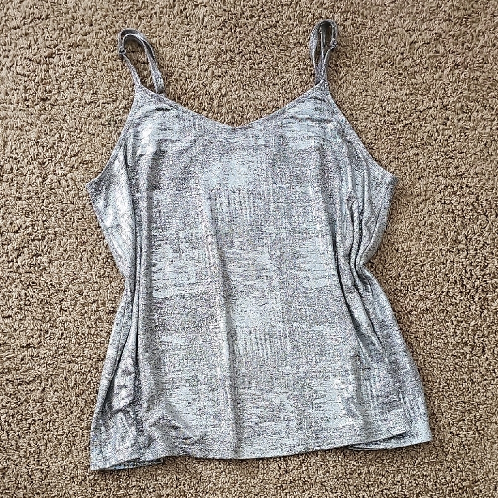🚨 Silver Metallic Women's Top